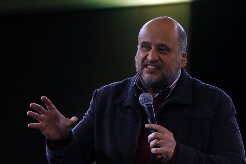 Filósofo e escritor lança novo livro em Porto Alegre na próxima terça-feira