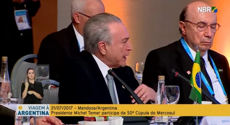 Henrique Meirelles, não resistiu ao cansaço e cochilou durante o discurso do presidente