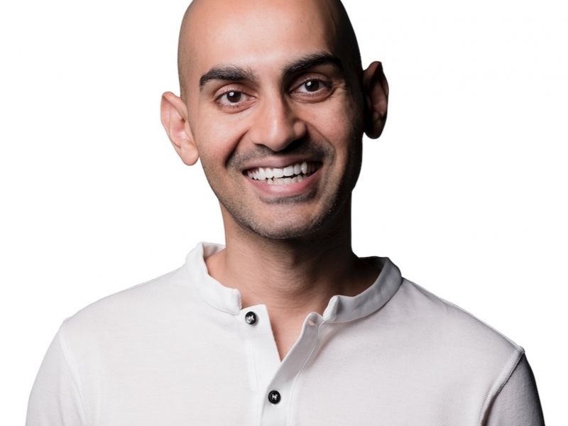 Mais novos estão perturbando o funcionamento dos tradicionais locais de trabalho, diz o guru