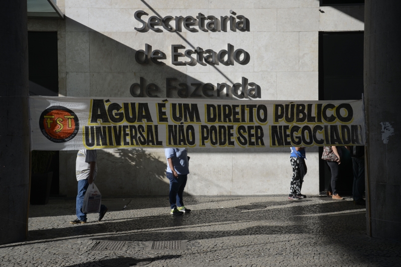 Privatização da Cedae gera protestos por parte dos servidores