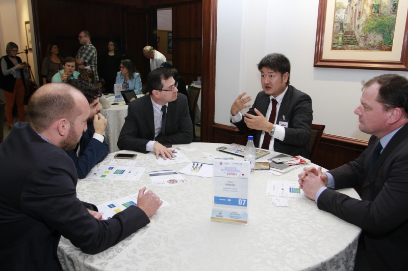 Empresários japoneses de pequeno e médio porte se reuniram com empreendedores