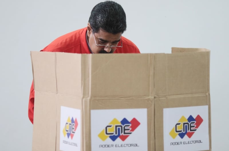 Maduro abriu as eleições para Assembleia Constituinte com seu voto neste domingo 