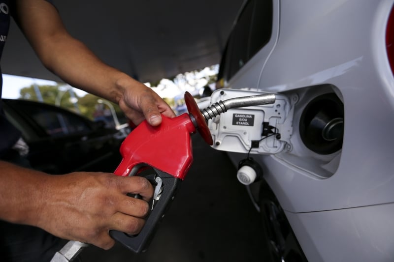AGU suspende a liminar que impede o aumento dos combustíveis