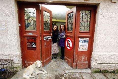 Teatro Garagem abriu neste m&ecirc;s, idealizado por Joice e Patr&iacute;cia