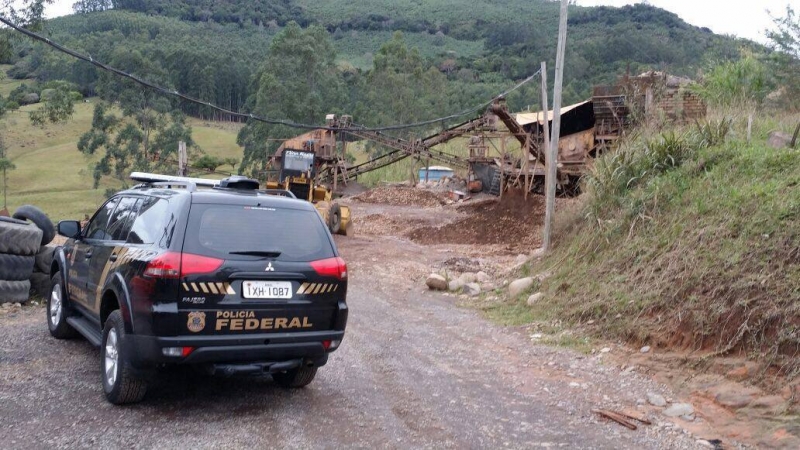 Investigações iniciaram após informações de flagrantes de extração mineral ilegal