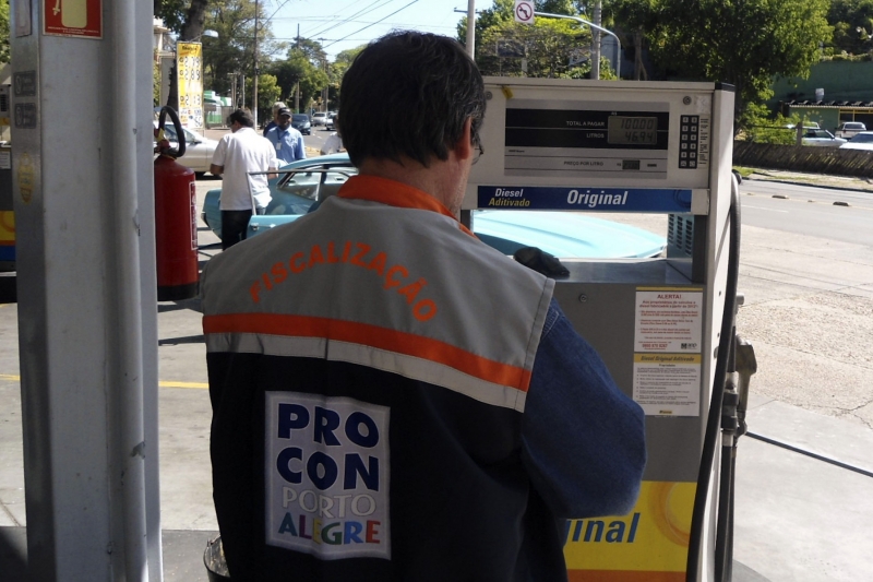 Agentes estão desde a manhã nas ruas pesquisando os preços da gasolina, diesel e etanol