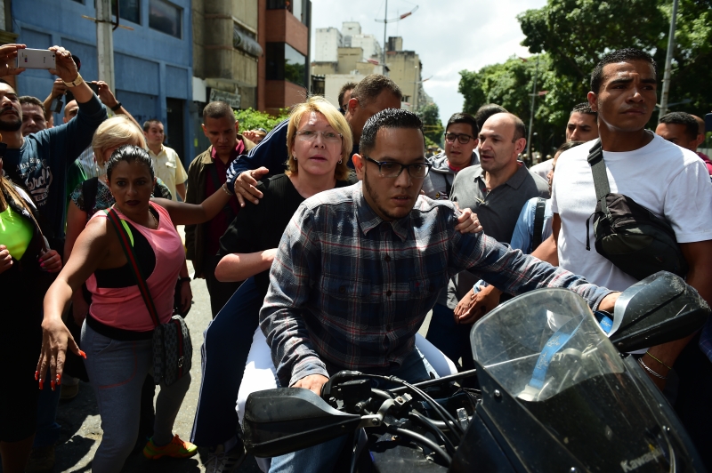 Luisa Ortega chegou a apoiar Maduro, mas rompeu com ele com a explosão dos protestos 