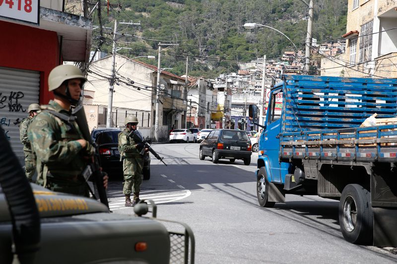 Forças ocupam ruas na Operação Onerat para coibir roubos cargas e crime organizado