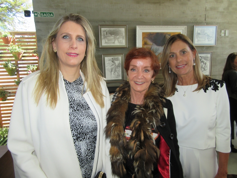 Gabriela Michaelsen, Telma Renner e Tanara Bier Moreira no exclusivo evento em Canela