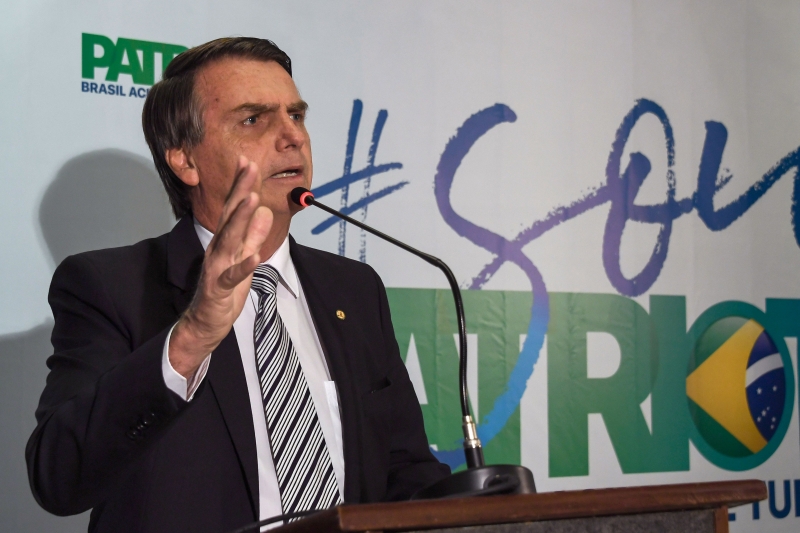 Bolsonaro, chegou a ensaiar uma ida ao PEN, que mudaria o nome para Patriota, mas deve se filiar ao PSL
