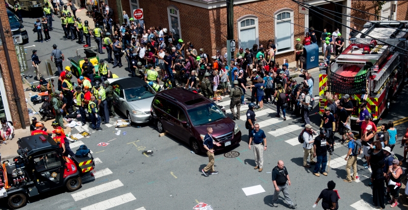 Carro atropelou manifestantes, ampliando ainda mais a tensão na cidade norte-americana