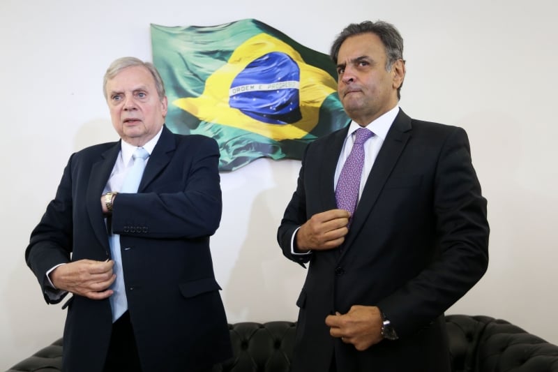 Tasso Jereissati (esquerda) é que está autorizado a falar pelo PSDB e não Aécio