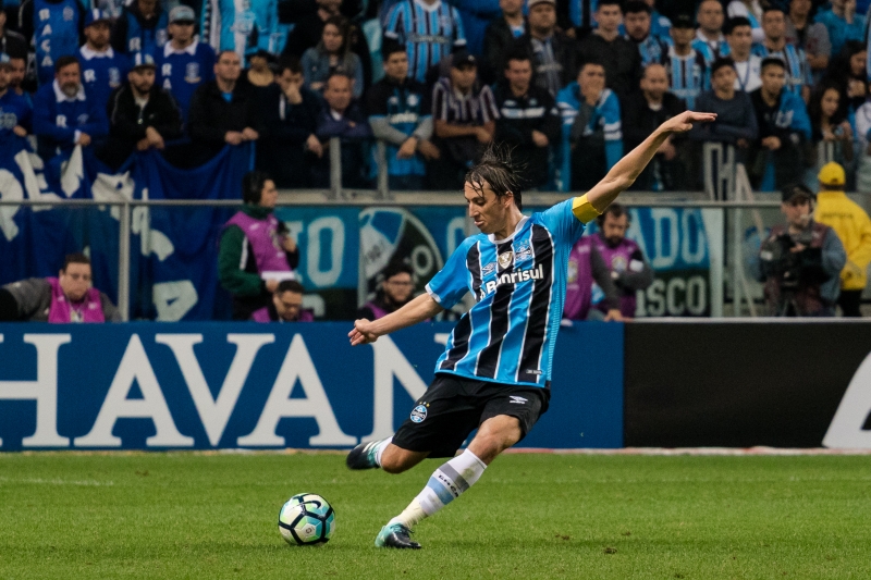 Zagueiro se lesionou no final da partida com o Cruzeiro, pela Copa do Brasil