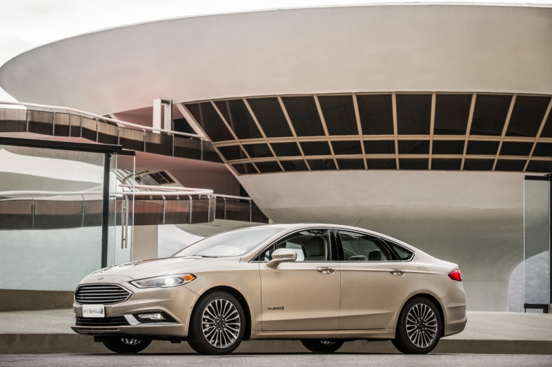 Fusion Hybrid, da Ford, é um dos modelos disponíveis no mercado brasileiro que serão beneficiados 