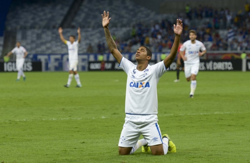 Raniel agradece confiança de Mano Menezes, após marcar para o Cruzeiro contra o Sport 