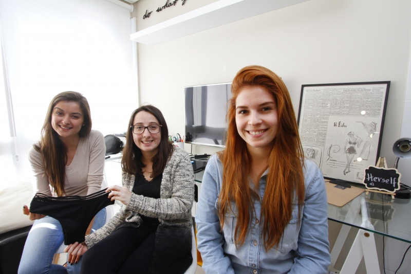 Oi Herself, marca de calcinhas absorventes, desenvolvidas por alunas de Engenharia de Produ&ccedil;&atilde;o da UFRGS. Foto: CLAITON DORNELLES /JC