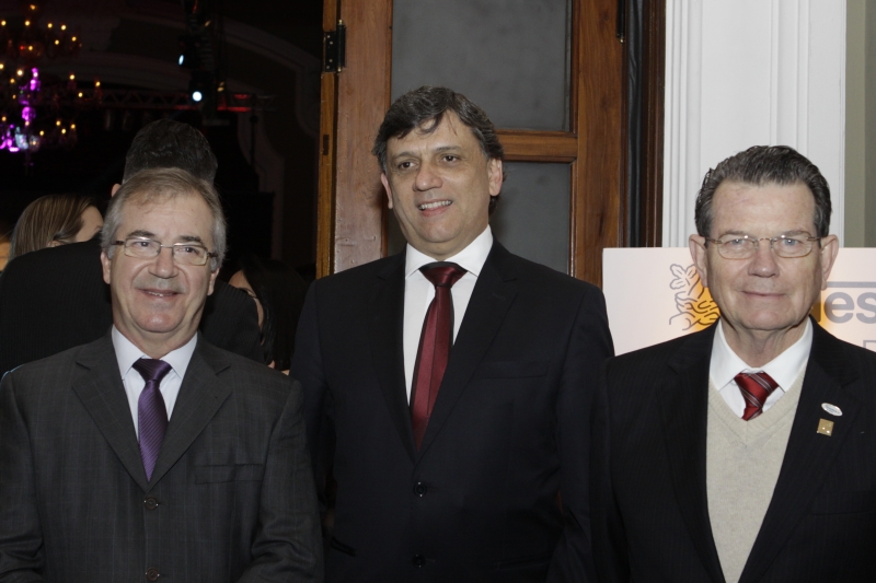 João Sanzovo Neto, presidente da Abras, Antonio Cesa Longo, presidente da Agas, e Luiz Carlos Bohn, presidente da Fecomércio