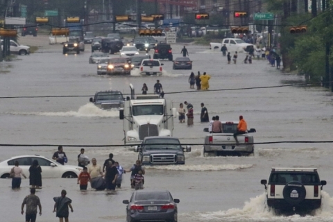 Chuvas torrenciais obrigaram moradores a sair de suas residências