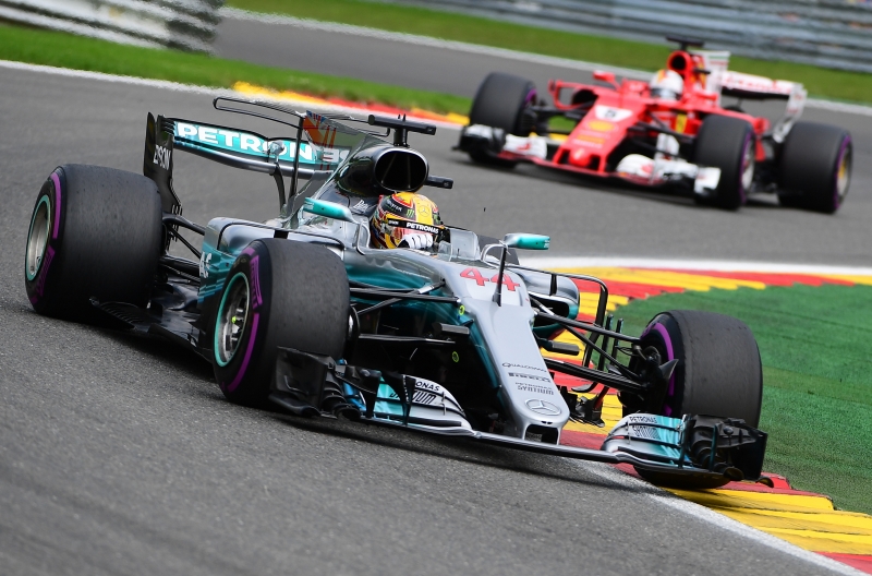 Hamilton diminui a vantagem para Vettel no mundial de pilotos