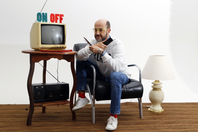 Miltinho homenageia personagens da televis�o no Studio dos Aromas