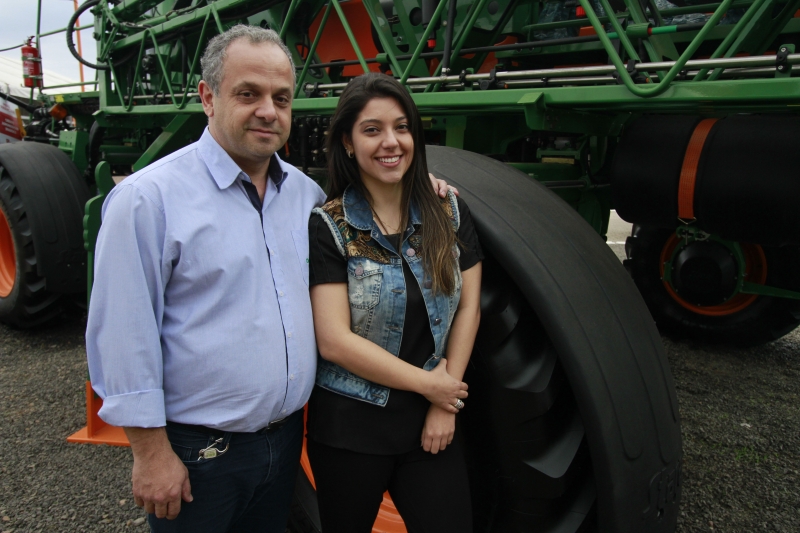 EXPOINTER 2017
GERA&Ccedil;&Atilde;O E. Mat&eacute;ria sobre sucess&atilde;o familiar no campo.
na foto: Jo&atilde;o Telles e Camila Telles