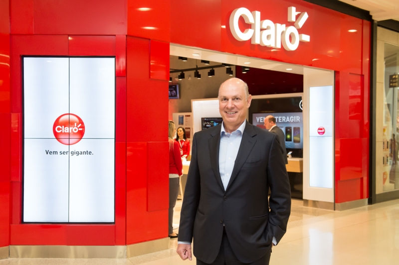 Paulo Teixeira, CEO da Claro, participou da inauguração da loja conceito na Capital Foto: FABIANO PANIZZI/DIVULGAÇÃO/JC
