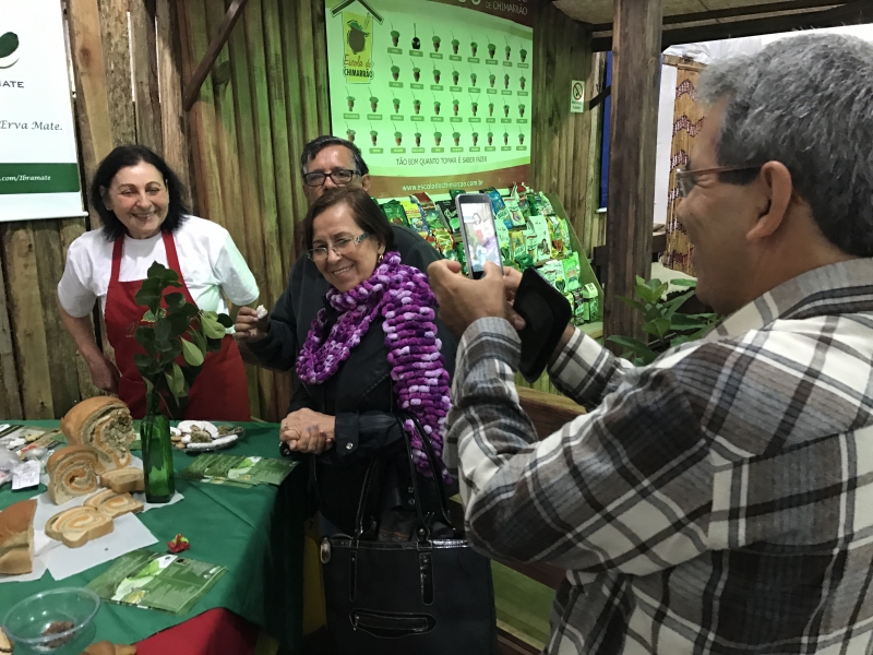 Biscoitos, docinhos, pães e bolos são algumas das especialidades da extensionista 