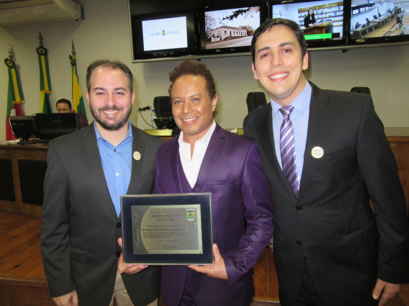 ACORS - Legenda 3: Marcia Ferla e Victor Dantas Fernandes no restaurante Coco Bambu, no Iguatemi 
