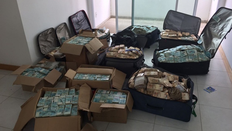 Polícia Federal  encontrou o dinheiro no apartamento de um amigo do político