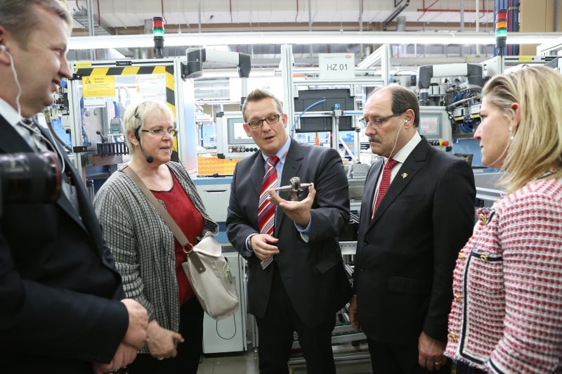 Anúncio foi feito na visita de Sartori à sede da multinacional fabricante de motoserras na Alemanha