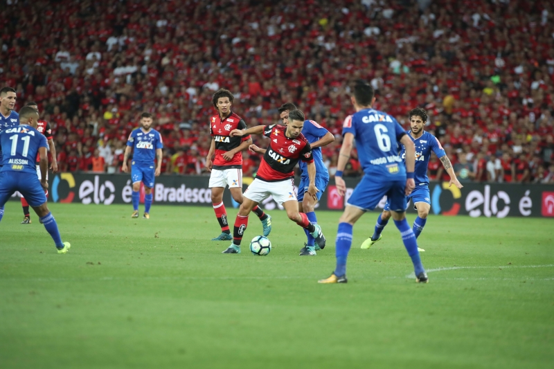 Flamengo e Cruzeiro fizeram um duelo equilibrado primeira partida de decisão da Copa do Brasil