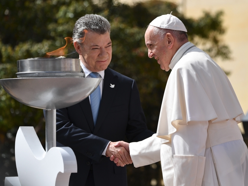 Santos recebeu nesta quinta-feira o papa Francisco na Casa de Nariño