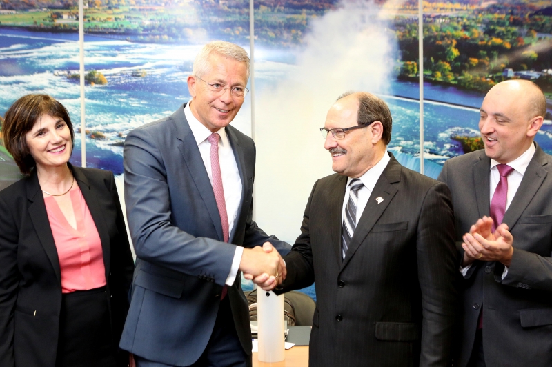 Executivos da Fraport receberam a comitiva gaúcha liderada por Sartori no aeroporto de Frankfurt