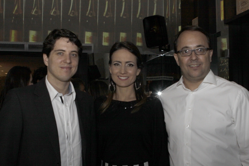 Alexis Darricarrere, Flora Detânico e Julio Gostisa no evento que brindou os 10 anos da Lacava Adegas Personalizadas