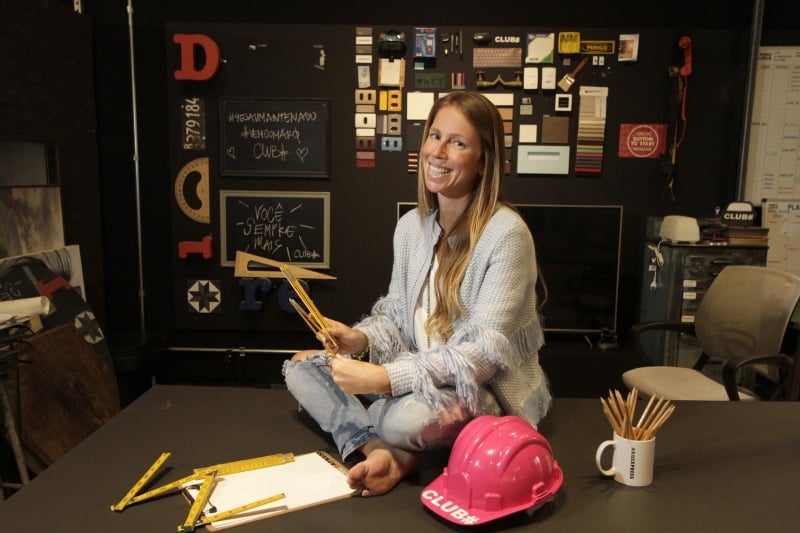 Entrevista com Renata Pocztaruk, arquiteta que criou a ArqExpress, servi&ccedil;o de arquitetura de ambientes baseado em rapidez e reforma sem quebradeira.  Foto: MARCO QUINTANA/JC