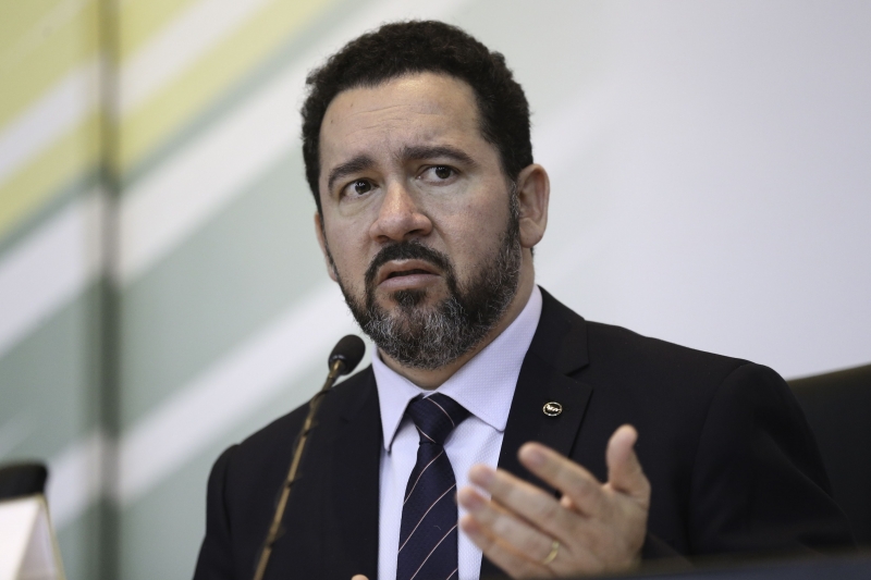 Oliveira explicou o valor do orçamento para a empresa da Marinha