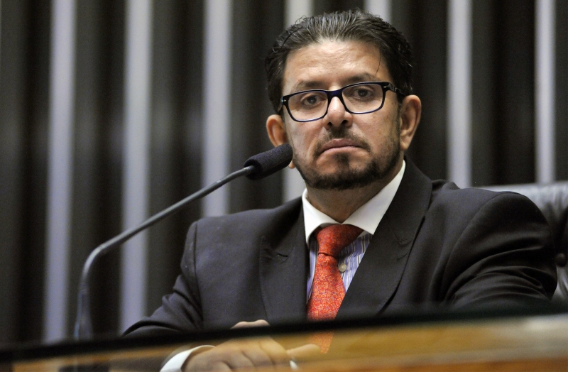 Peemedebista Fábio Ramalho ainda desafiou seu partido a expulsá-lo por votar contra a matéria