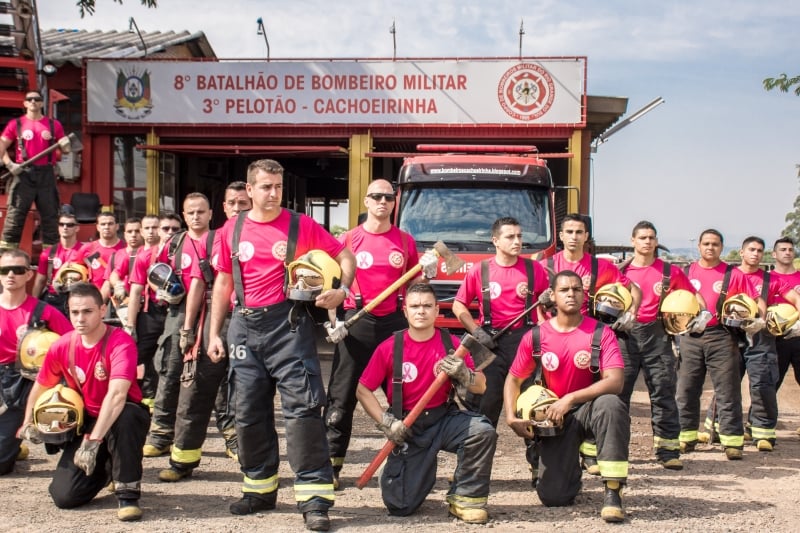 Militares posaram para foto da campanha para estimular os homens a apoiar as mulheres