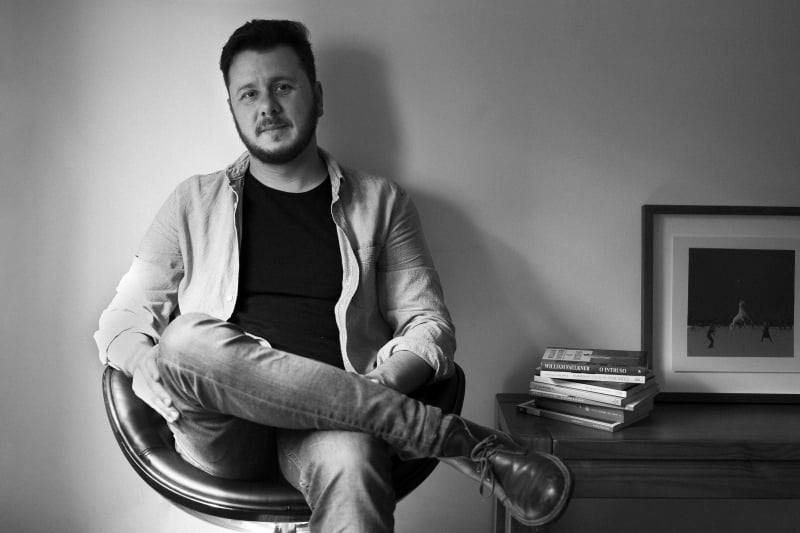 Mauro Paz autografa seu terceiro livro neste sábado