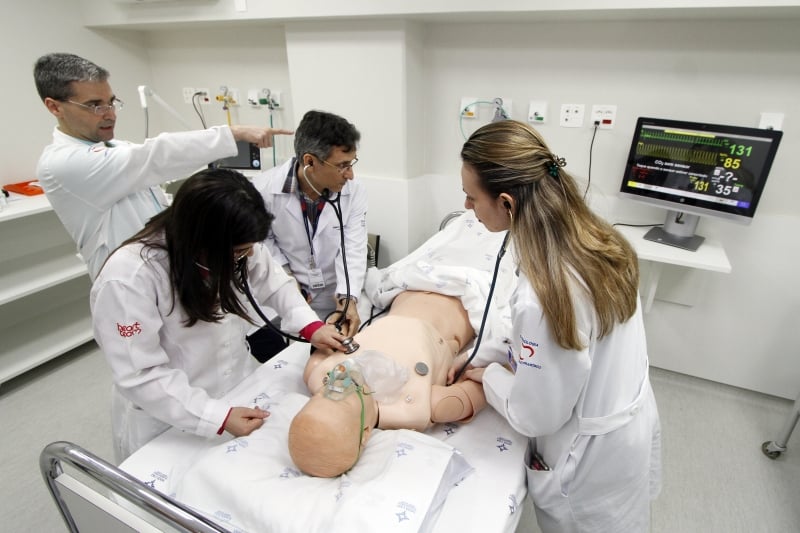 em direito a solicitar o Fies todos os estudantes com renda familiar per capita entre um e três salários mínimos