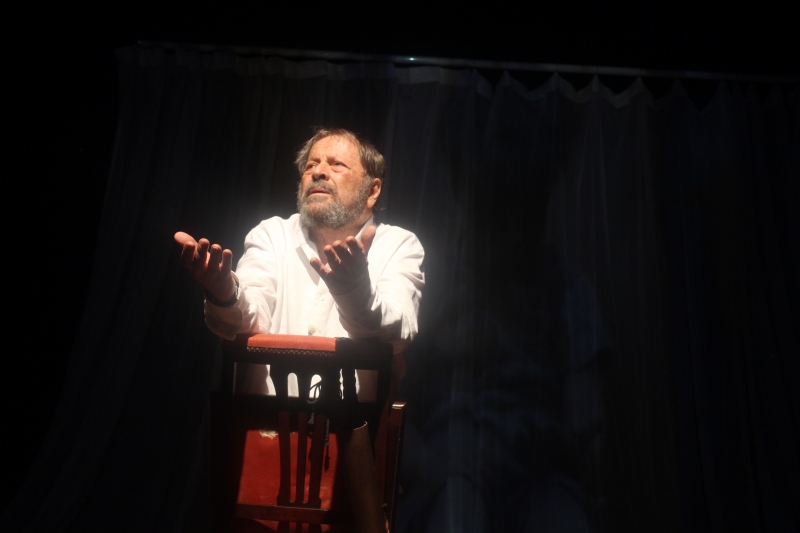 Carlos Vereza reconta a história de Judas na peça Iscariotes