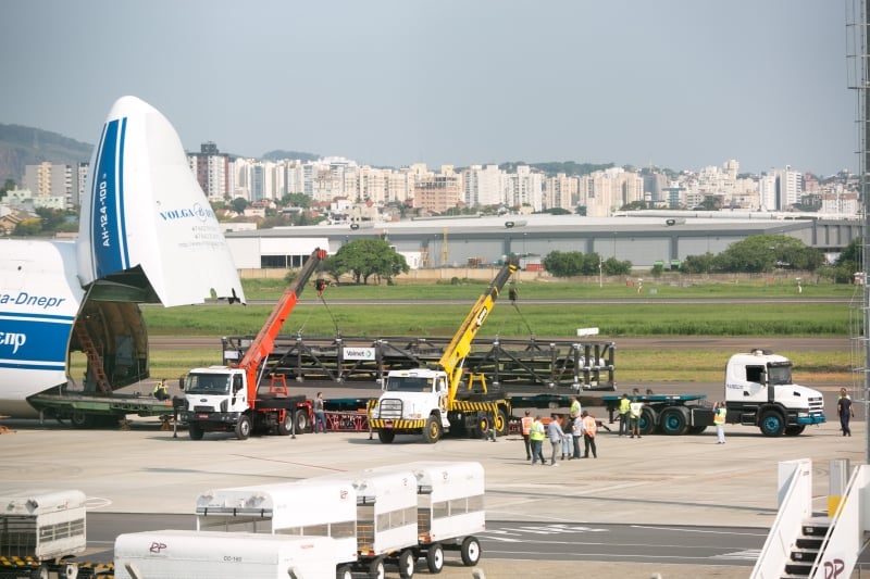 Aeronave trouxe estruturas para caldeira da empresa sediada em Guaíba