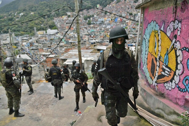 No fim de setembro, exército já tinha ocupado setores da favela por uma semana
