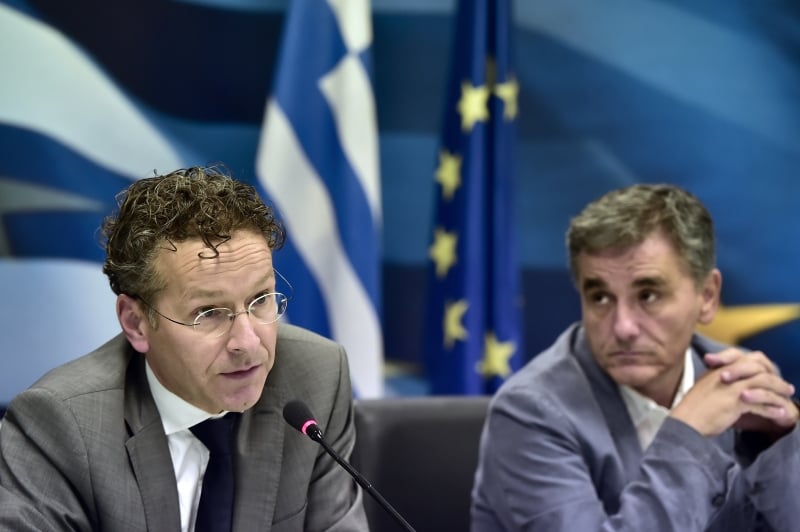 O ministro da fazenda grego Euclid Tsakalotos (d) e chefe dos ministros de Finanças da zona do euro Jeroen Dijsselbloem no encontro sobre a situação econômica grega em Atenas