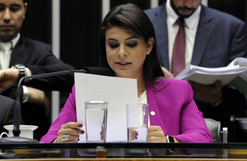 Segunda-Secretária da Câmara, deputada Mariana Carvalho (PSDB-RO) é responsável pela leitura