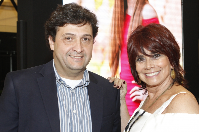 Alberto Jerônimo Guerra Neto e Lúcia Dias na abertura da exposição