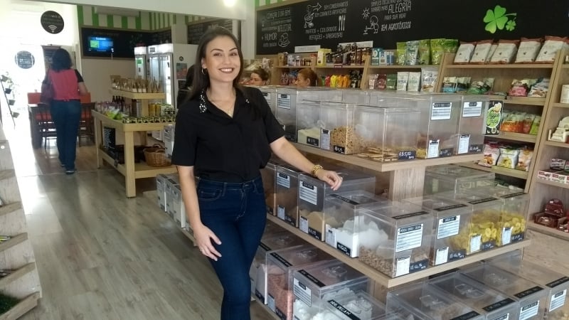 Paula montou franquia na avenida A&ccedil;ucena Foto: J&Uacute;LIA FERNANDES/ESPECIAL/JC