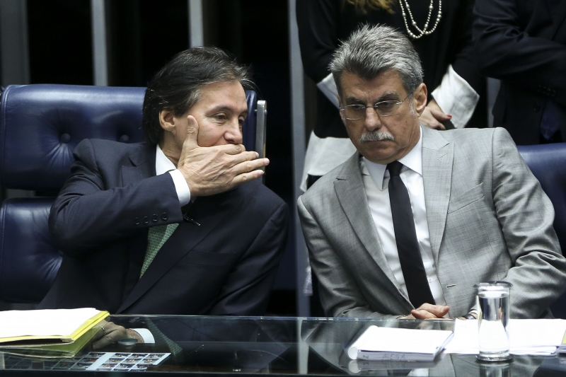 Jucá (direita) diz que o adiamento foi acertado entre Rodrigo Maia e Eunício Oliveira (esquerda)