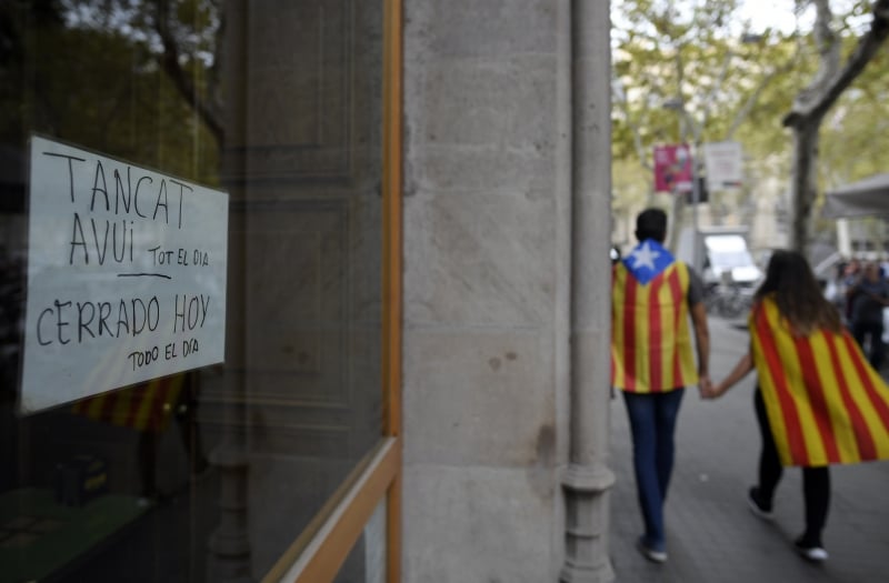 Greve parcial tem comércio fechado, estradas fechadas e apenas 25% do transporte público funcionando