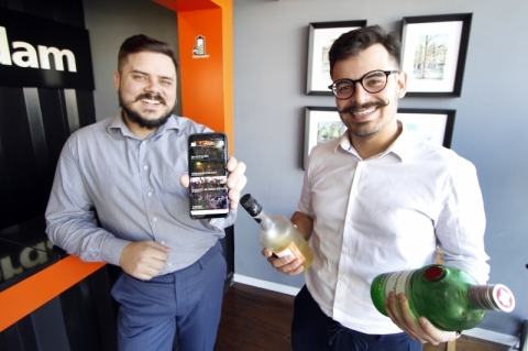 Rafael e Cid prometem um drink por dia aos membros da iniciativa
